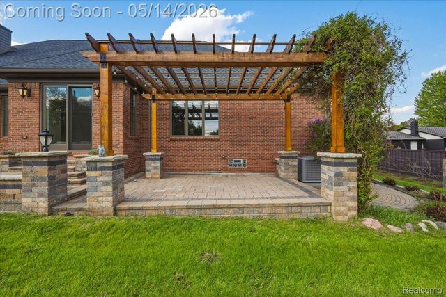 35339 W 13 Mile Road, Farmington Hills, MI 48331
