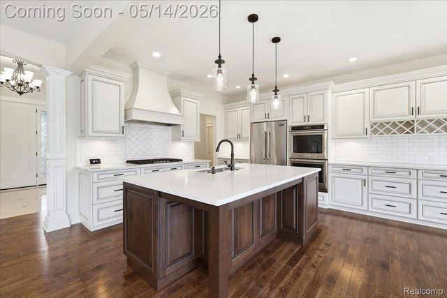 35339 W 13 Mile Road, Farmington Hills, MI 48331