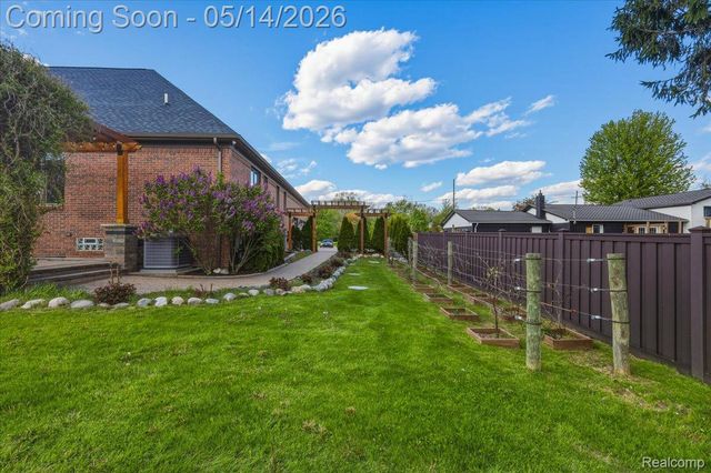 35339 W 13 Mile Road, Farmington Hills, MI 48331