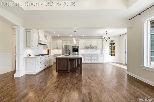 35339 W 13 Mile Road, Farmington Hills, MI 48331