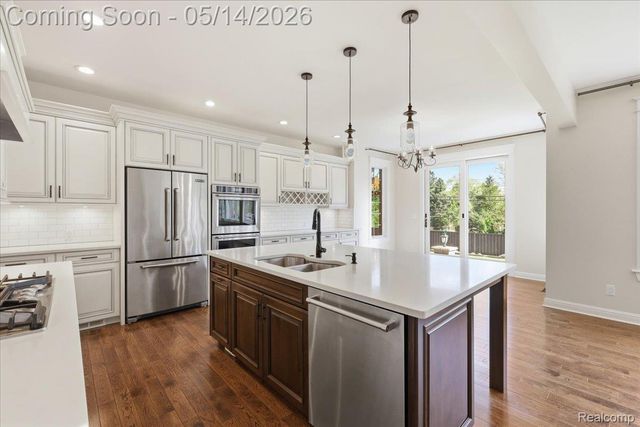 35339 W 13 Mile Road, Farmington Hills, MI 48331