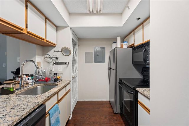 795 HAMMOND Drive 505, Atlanta, GA 30328