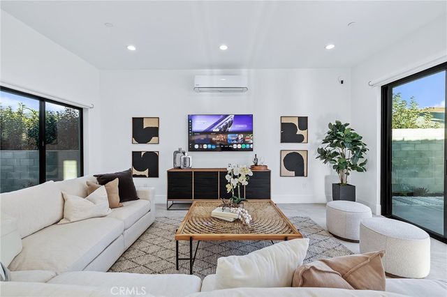 10322 Avenida Cinco De Mayo, Fountain Valley, CA 92708