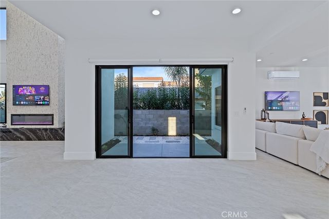 10322 Avenida Cinco De Mayo, Fountain Valley, CA 92708