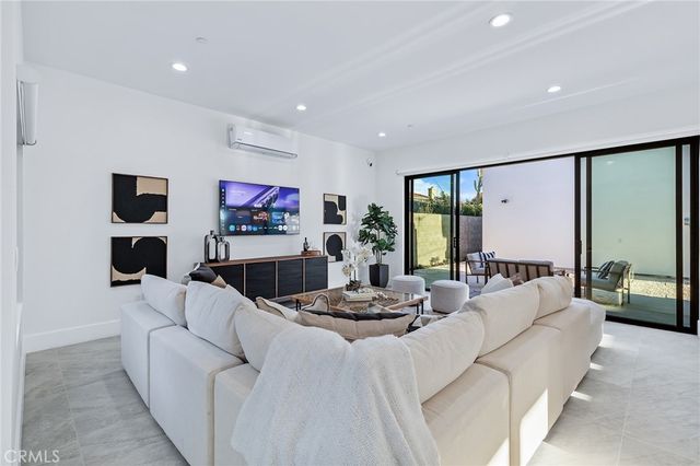 10322 Avenida Cinco De Mayo, Fountain Valley, CA 92708