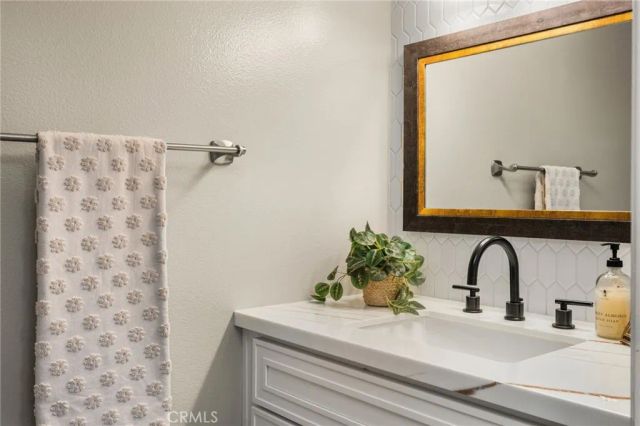 8 Claret 49, Irvine, CA 92614