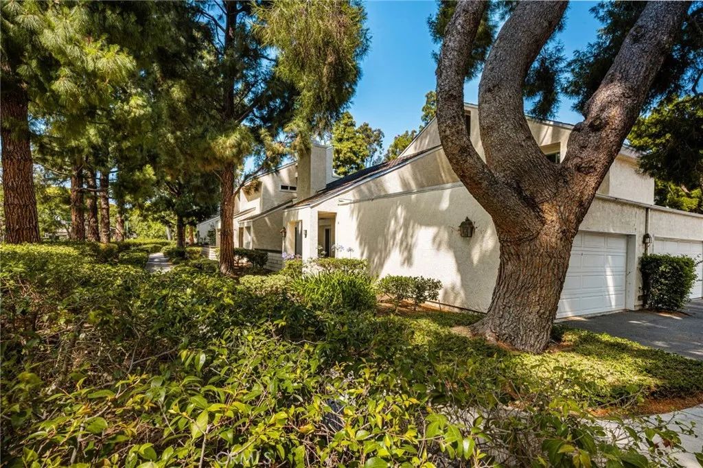 8 Claret 49, Irvine, CA 92614