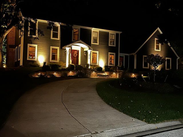 1375 Barrington Woods DRIVE, Brookfield, WI 53045