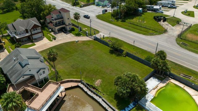 136 Starboard, San Leon, TX 77539