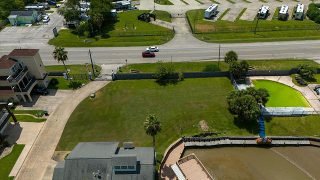 136 Starboard, San Leon, TX 77539