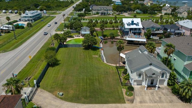 136 Starboard, San Leon, TX 77539