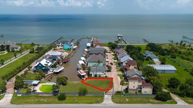 136 Starboard, San Leon, TX 77539