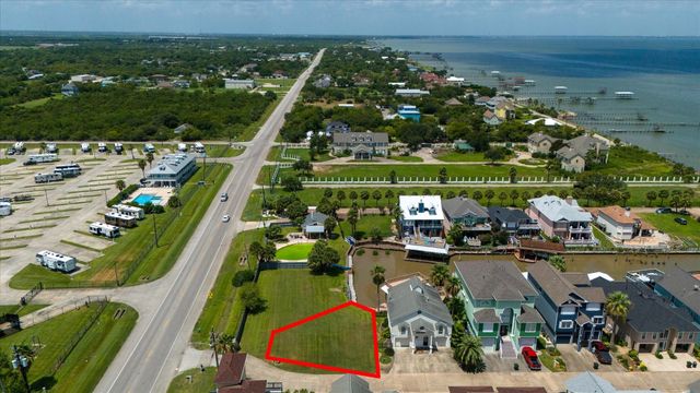 136 Starboard, San Leon, TX 77539