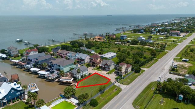 136 Starboard, San Leon, TX 77539
