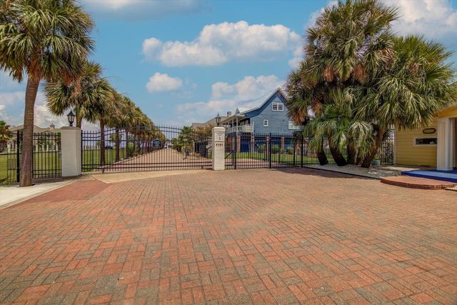 136 Starboard, San Leon, TX 77539