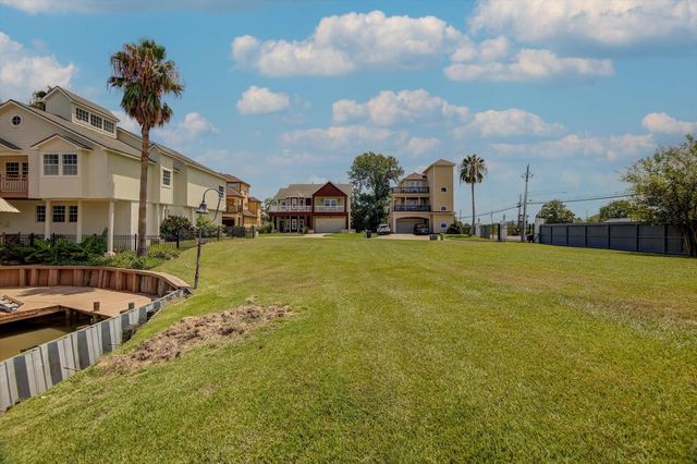 136 Starboard, San Leon, TX 77539
