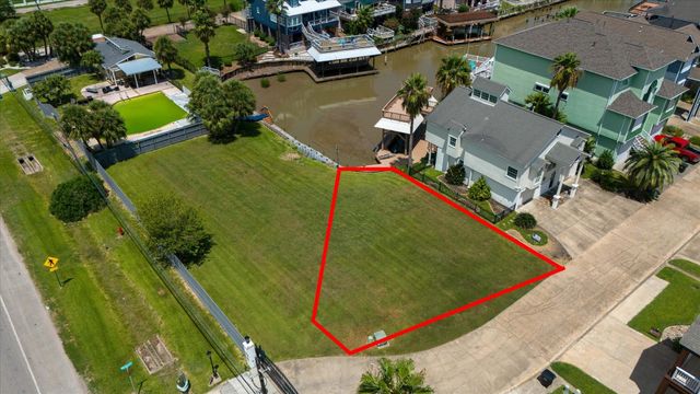 136 Starboard, San Leon, TX 77539