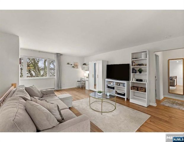 9 Wedgewood Drive 93, Verona, NJ 07044