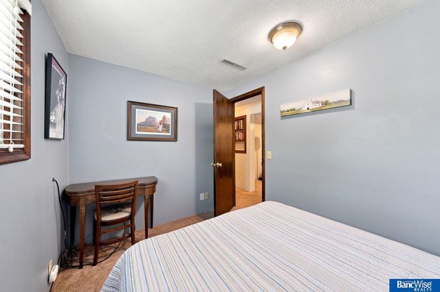 2401 NW 50 Street, Lincoln, NE 68524