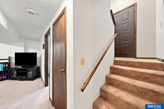 2401 NW 50 Street, Lincoln, NE 68524