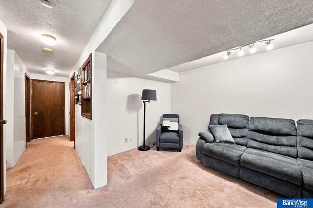 2401 NW 50 Street, Lincoln, NE 68524