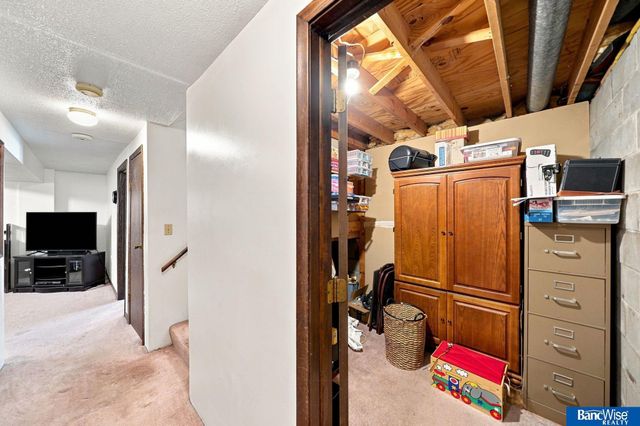 2401 NW 50 Street, Lincoln, NE 68524