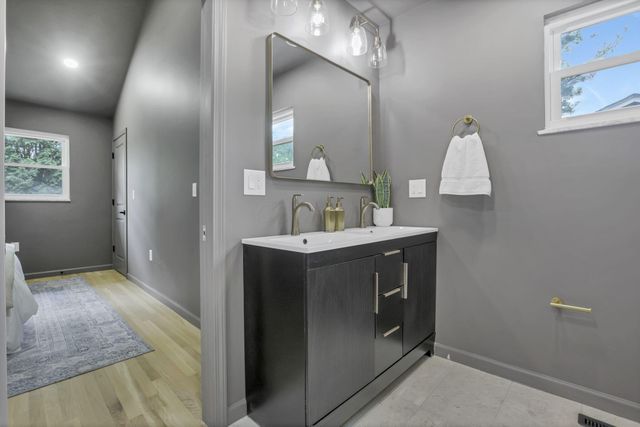 1285 Kingsgate Road, Columbus, OH 43221