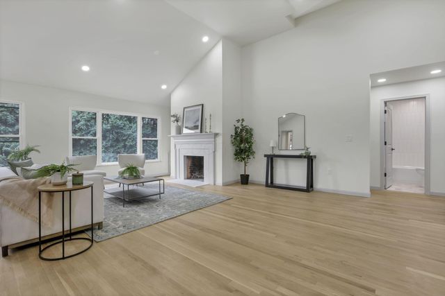 1285 Kingsgate Road, Columbus, OH 43221