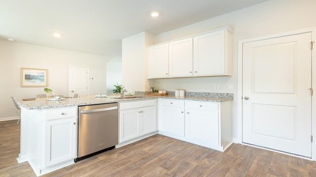 327 Lake Ridge Boulevard, Summerville, SC 29483