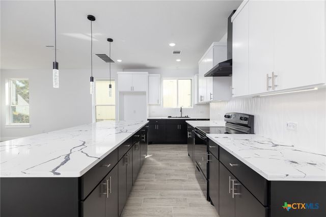 103 Onini Court, Bastrop, TX 78602