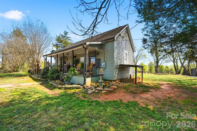 507 Oak Street SW, Lenoir, NC 28645