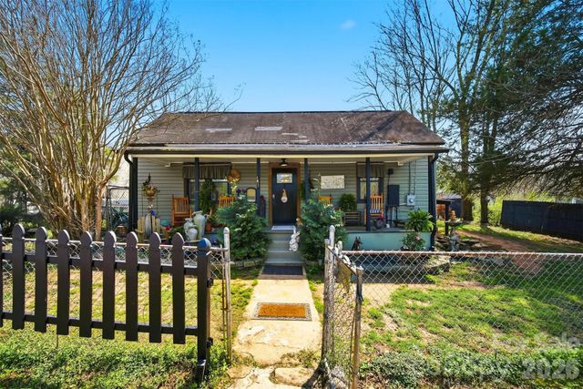 507 Oak Street SW, Lenoir, NC 28645