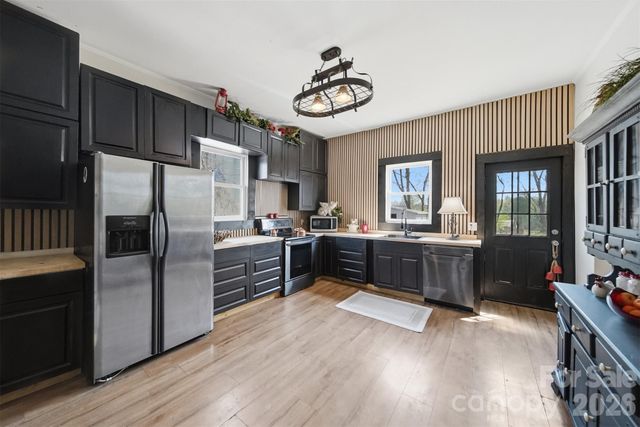 507 Oak Street SW, Lenoir, NC 28645