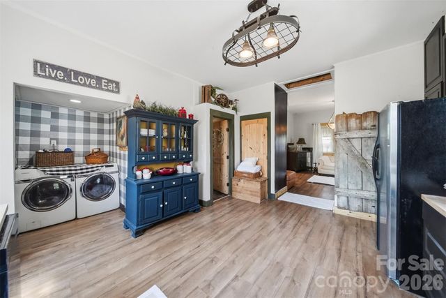 507 Oak Street SW, Lenoir, NC 28645