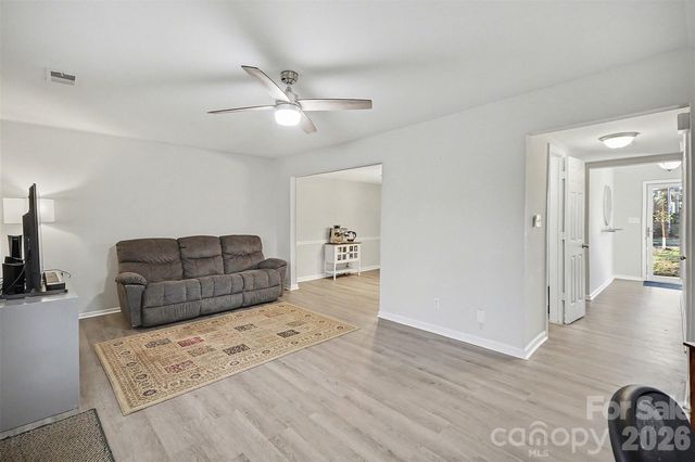 8001 Regent Park Lane, Charlotte, NC 28210