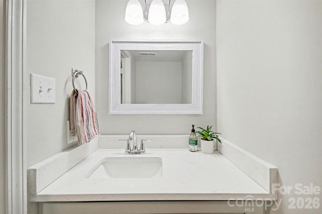 8001 Regent Park Lane, Charlotte, NC 28210