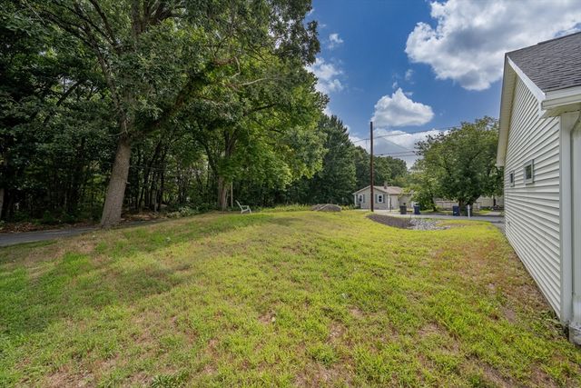109 Navy Yard Rd, Dracut, MA 01826