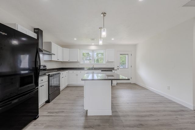 109 Navy Yard Rd, Dracut, MA 01826