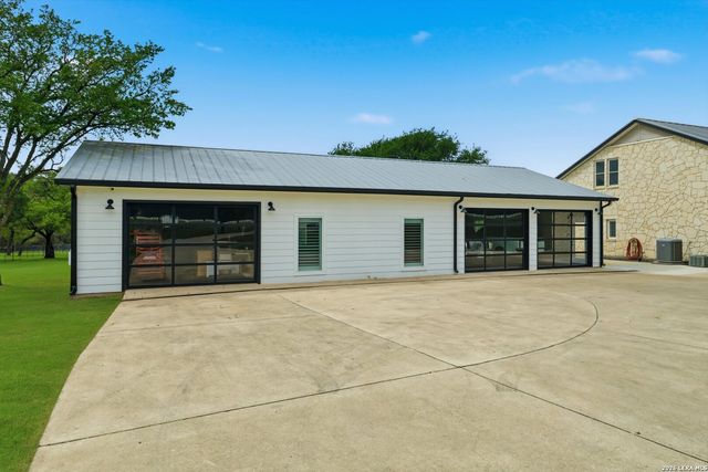 30041 Beck Rd, Bulverde, TX 78163