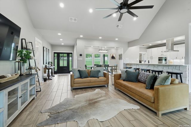 30041 Beck Rd, Bulverde, TX 78163