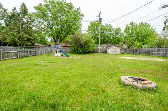 334 Hoover Avenue, Benton Harbor, MI 49022