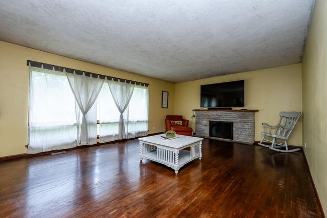 334 Hoover Avenue, Benton Harbor, MI 49022