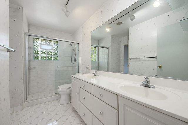 406 N Williams Drive, Palatine, IL 60074