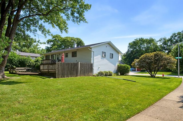 406 N Williams Drive, Palatine, IL 60074