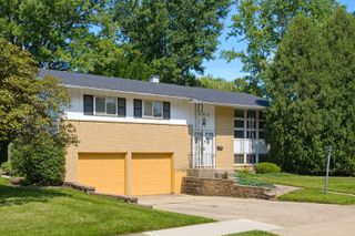 406 N Williams Drive, Palatine, IL 60074