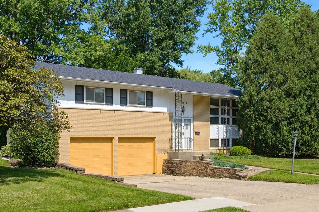 406 N Williams Drive, Palatine, IL 60074