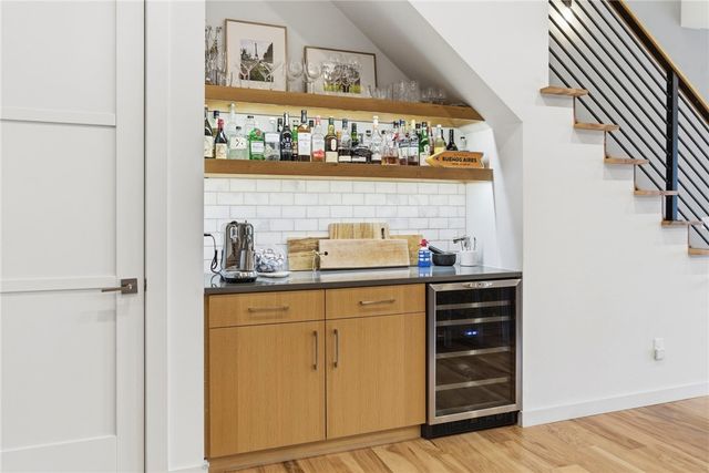 212 SE 7th Street, Bentonville, AR 72712