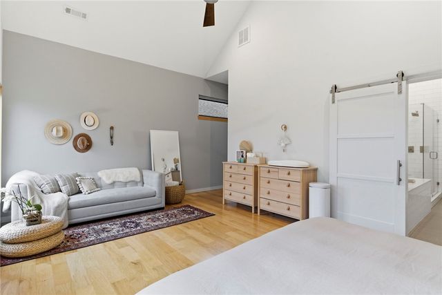 212 SE 7th Street, Bentonville, AR 72712