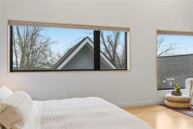 212 SE 7th Street, Bentonville, AR 72712