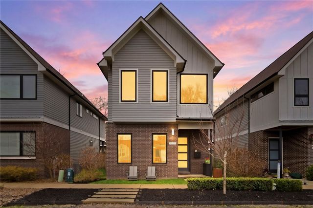 212 SE 7th Street, Bentonville, AR 72712